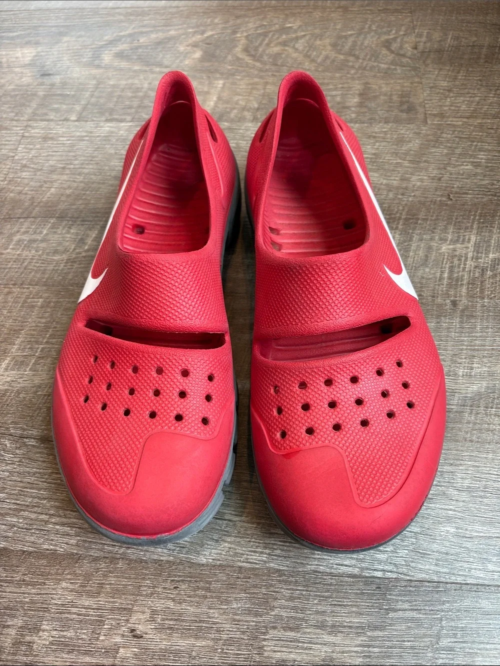 Nike SolarSoft Slip On Shoes Men’s 10/W11 University Red RARE